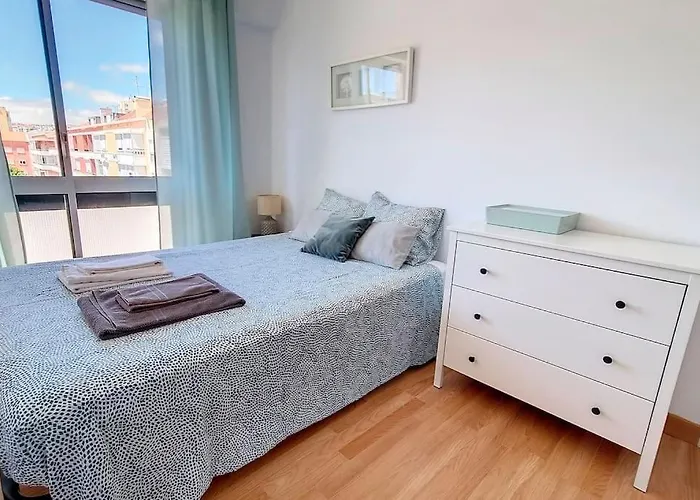 Cozy One Bedroom شقة *