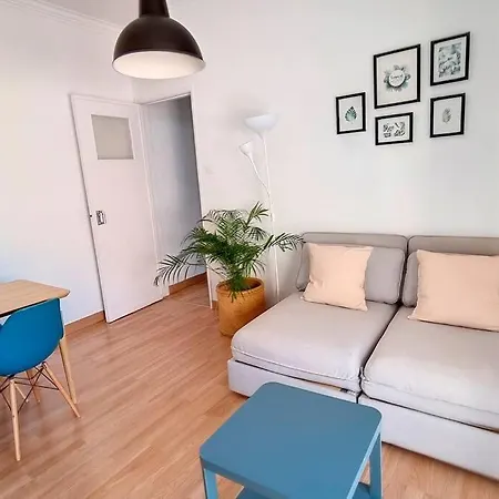 Cozy One Bedroom Lizbona